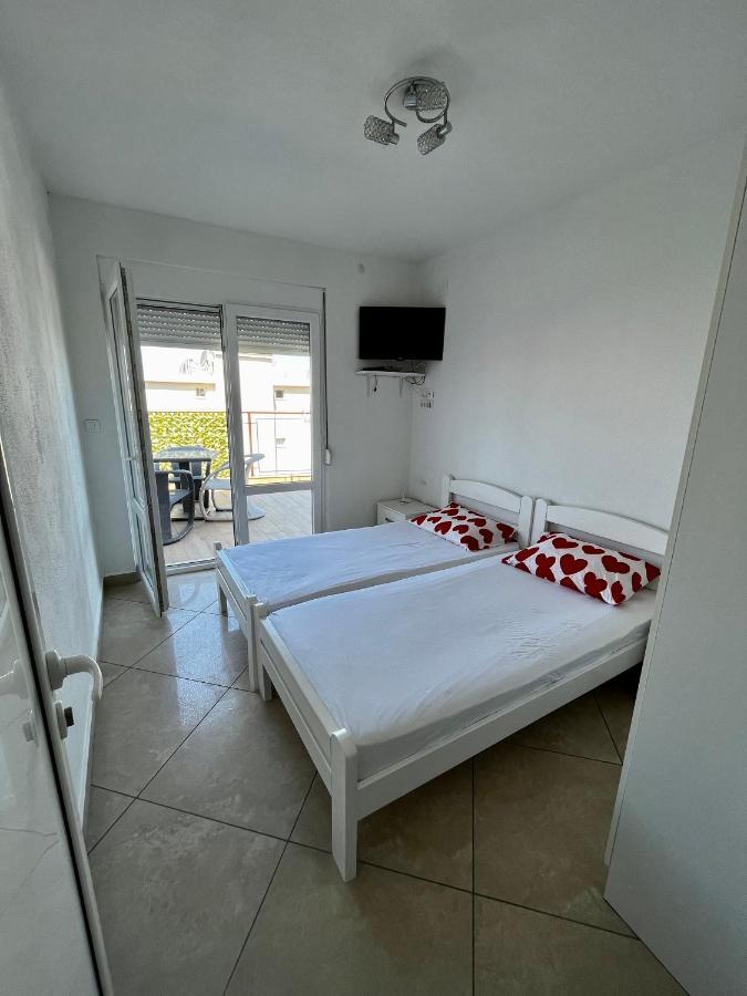 Apartments Apartmani Bojana Утьеха Экстерьер фото