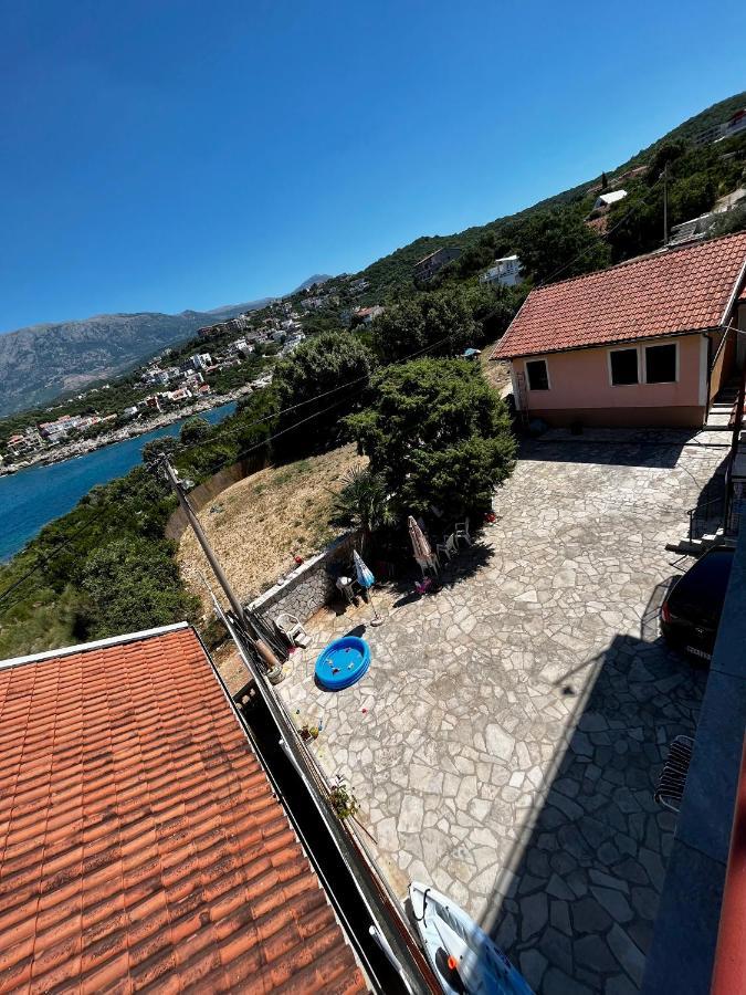 Apartments Apartmani Bojana Утьеха Экстерьер фото