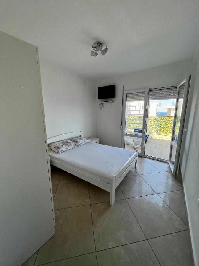 Apartments Apartmani Bojana Утьеха Экстерьер фото