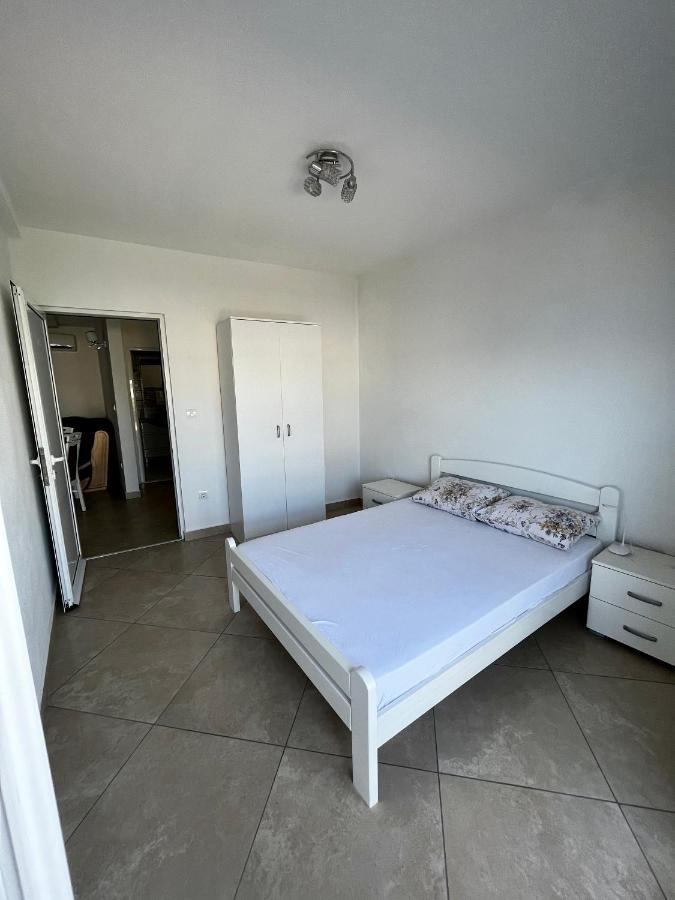 Apartments Apartmani Bojana Утьеха Экстерьер фото