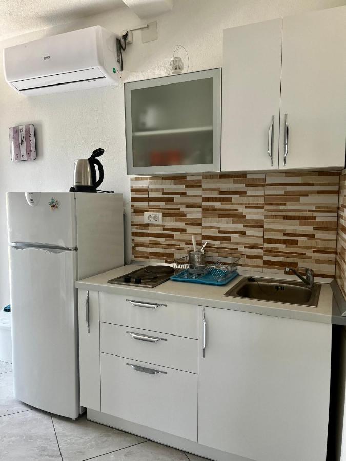 Apartments Apartmani Bojana Утьеха Экстерьер фото