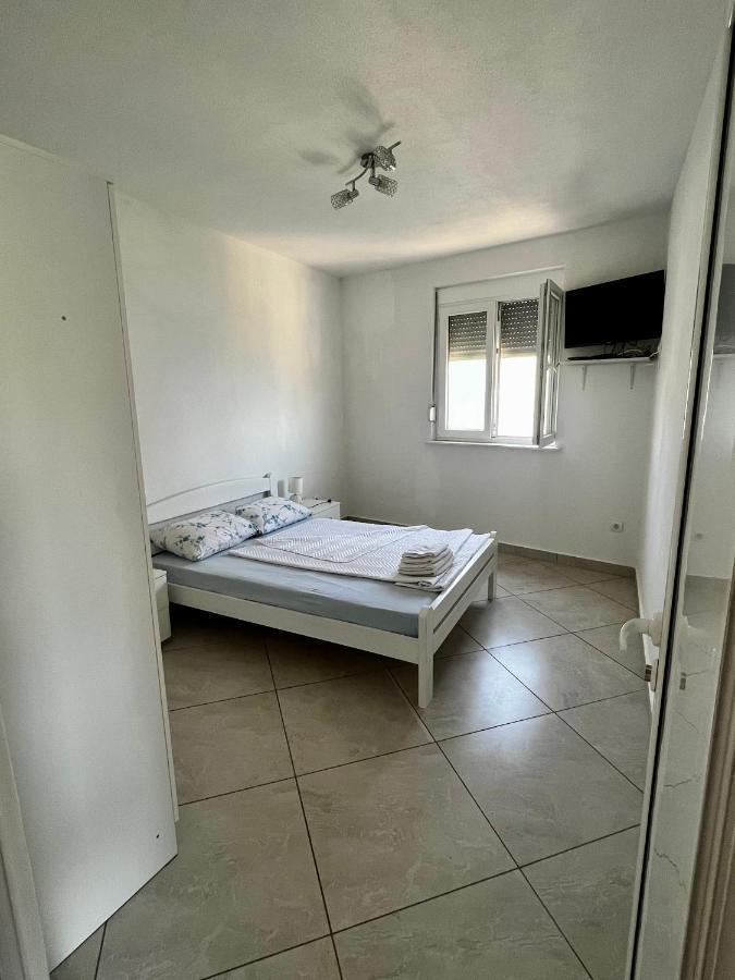 Apartments Apartmani Bojana Утьеха Экстерьер фото