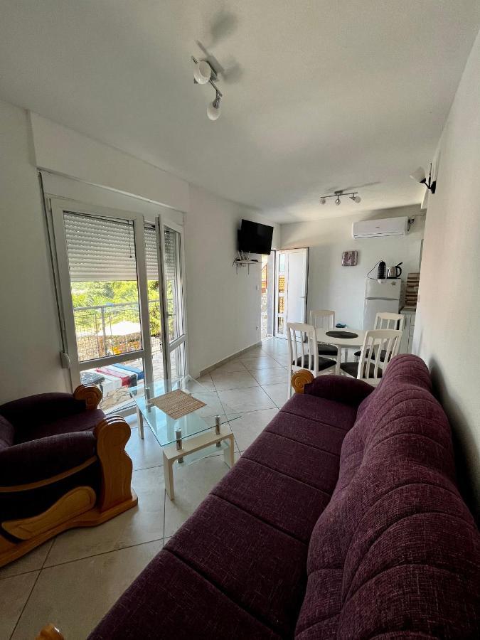 Apartments Apartmani Bojana Утьеха Экстерьер фото