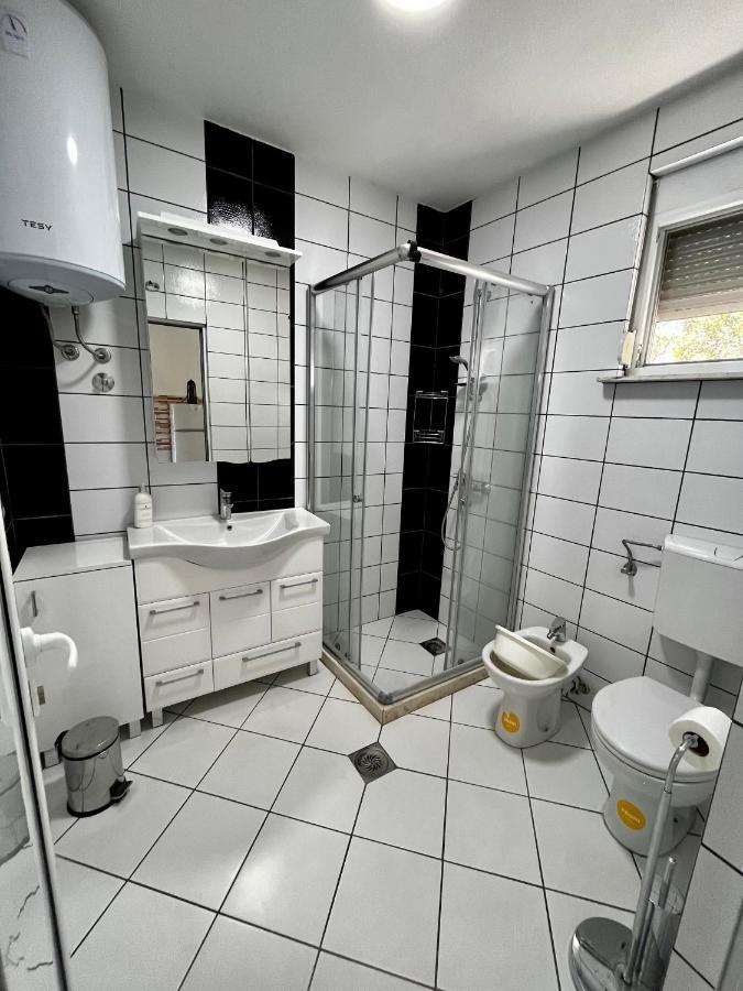 Apartments Apartmani Bojana Утьеха Экстерьер фото