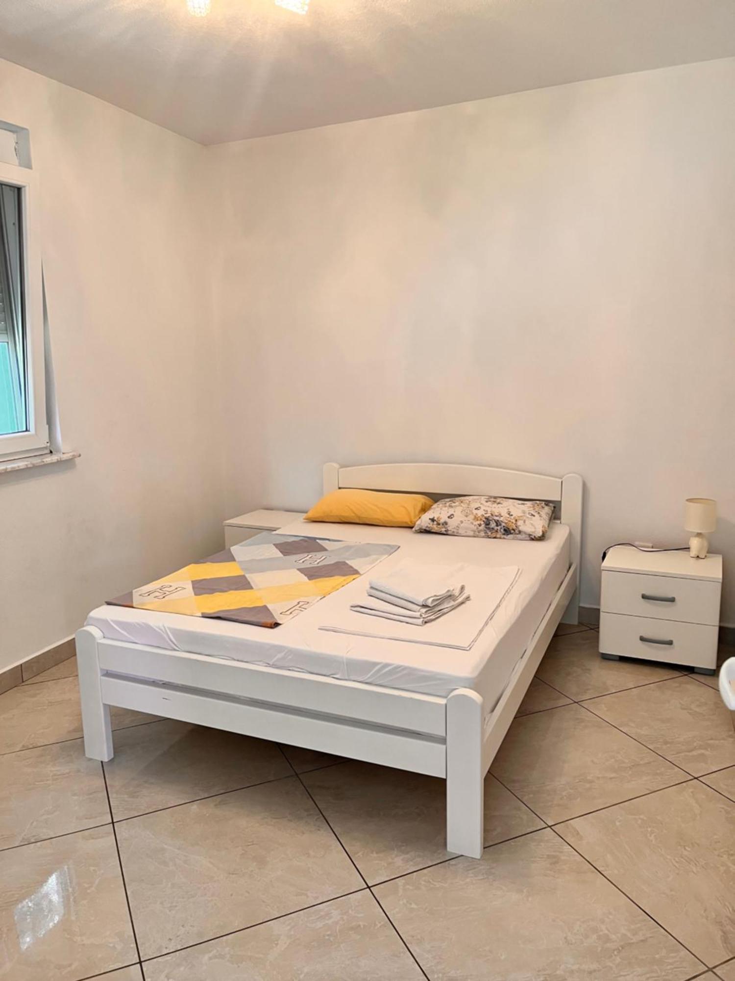 Apartments Apartmani Bojana Утьеха Экстерьер фото
