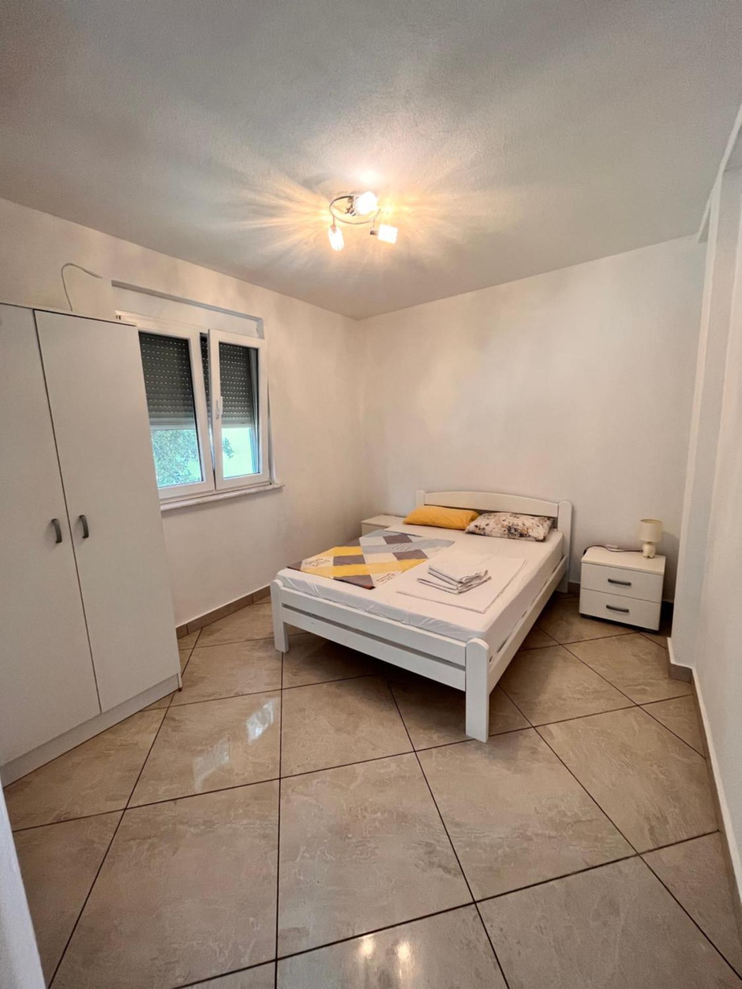 Apartments Apartmani Bojana Утьеха Экстерьер фото